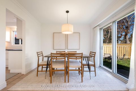 Photo 7 at 85 La Peer Boulevard, L'Amoreaux, Toronto