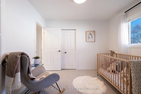 Photo 21 at 85 La Peer Boulevard, L'Amoreaux, Toronto