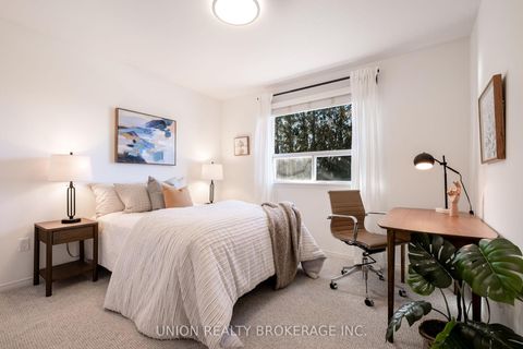 Photo 27 at 85 La Peer Boulevard, L'Amoreaux, Toronto