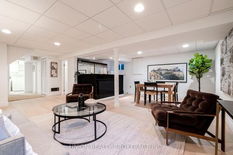 Photo 34 at 85 La Peer Boulevard, L'Amoreaux, Toronto