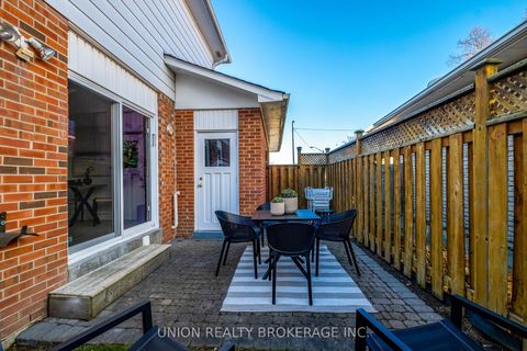 Photo 39 at 85 La Peer Boulevard, L'Amoreaux, Toronto