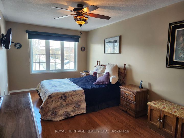 Photo 8 at 127 Knapton Drive, Woodland Hill, Newmarket