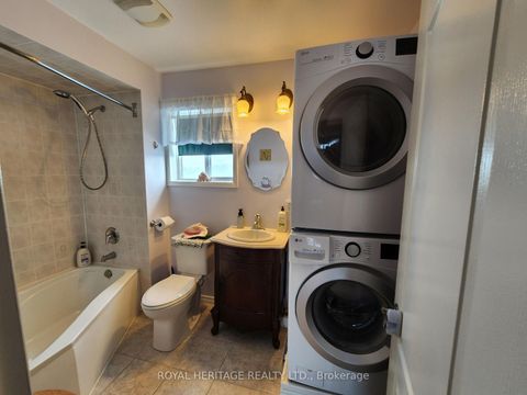 Photo 11 at 127 Knapton Drive, Woodland Hill, Newmarket