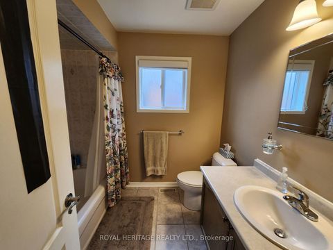 Photo 15 at 127 Knapton Drive, Woodland Hill, Newmarket