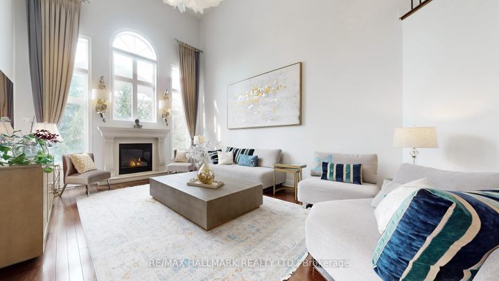 Photo 7 at 11 Pagean Drive, Oak Ridges Lake Wilcox, Richmond Hill