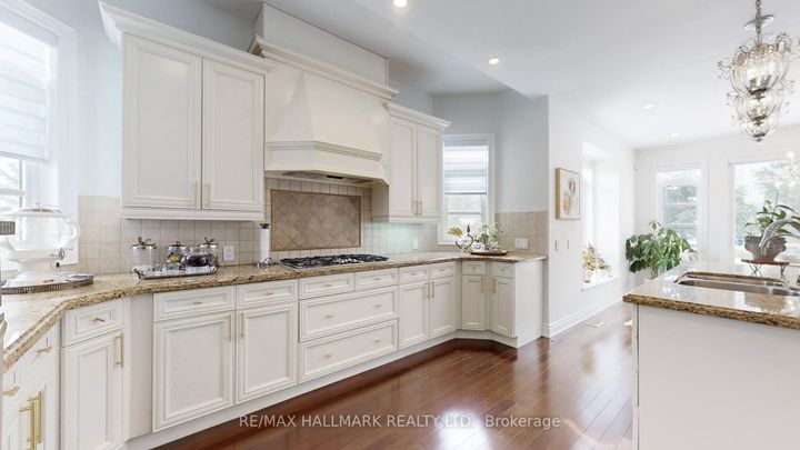 Photo 19 at 11 Pagean Drive, Oak Ridges Lake Wilcox, Richmond Hill