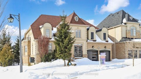 Photo 1 at 11 Pagean Drive, Oak Ridges Lake Wilcox, Richmond Hill