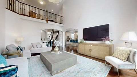 Photo 10 at 11 Pagean Drive, Oak Ridges Lake Wilcox, Richmond Hill