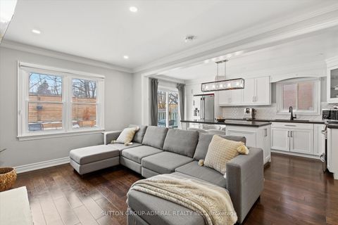 Photo 10 at 85 Pauline Court, Glen Shields, Vaughan