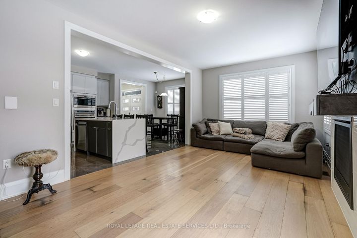 Photo 11 at 7 Cyclone Trail, Northwest Brampton, Brampton