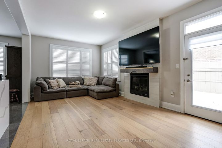 Photo 12 at 7 Cyclone Trail, Northwest Brampton, Brampton