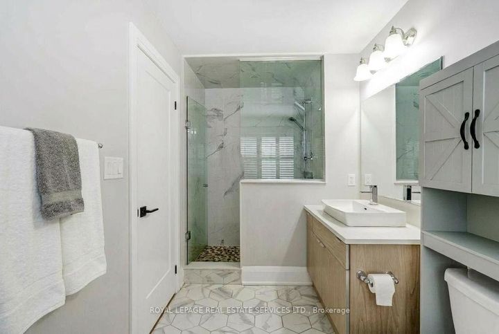 Photo 17 at 7 Cyclone Trail, Northwest Brampton, Brampton