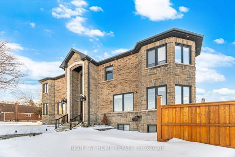 Photo 1 at 386 Kennedy Road, Birchmount, Toronto