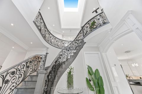 Photo 4 at 386 Kennedy Road, Birchmount, Toronto