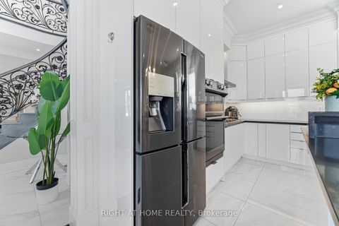 Photo 8 at 386 Kennedy Road, Birchmount, Toronto