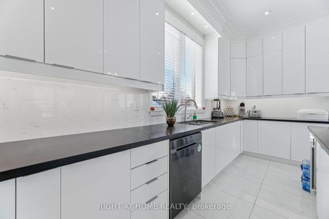 Photo 10 at 386 Kennedy Road, Birchmount, Toronto