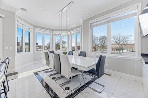 Photo 14 at 386 Kennedy Road, Birchmount, Toronto