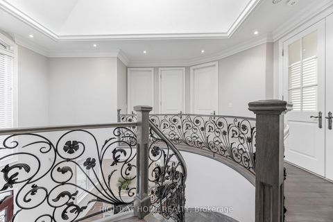 Photo 19 at 386 Kennedy Road, Birchmount, Toronto