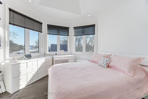 Photo 34 at 386 Kennedy Road, Birchmount, Toronto