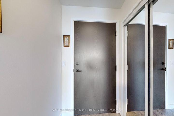 Photo 8 at 214 - 210 Sabina Drive, GO Glenorchy, Oakville