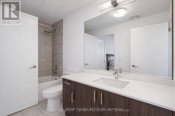 Photo 18 at 214 - 210 Sabina Drive, GO Glenorchy, Oakville