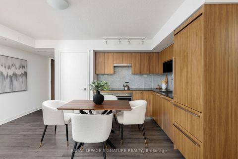 Photo 4 at 712 - 70 Queens Wharf Road, Waterfront Communities C1, Toronto