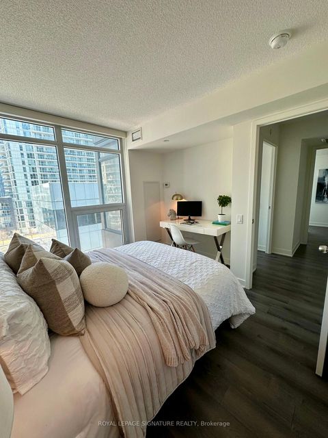 Photo 17 at 712 - 70 Queens Wharf Road, Waterfront Communities C1, Toronto