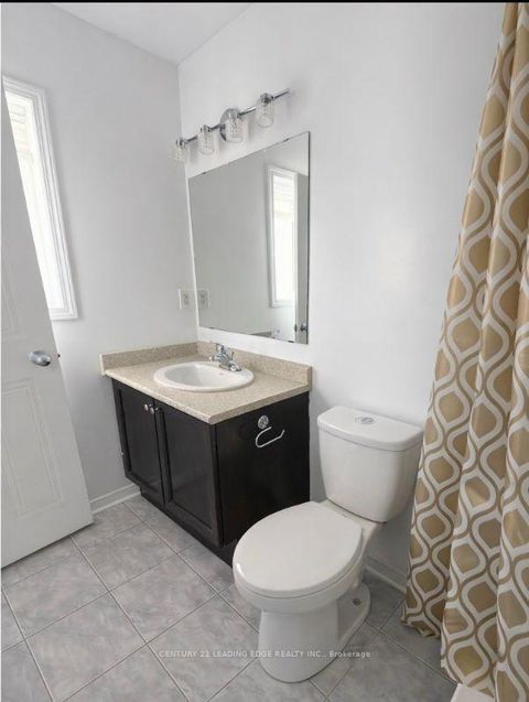 Photo 14 at 1523 Glenbourne Drive, Pinecrest, Oshawa