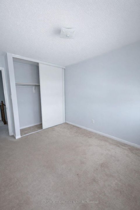 Photo 17 at 1523 Glenbourne Drive, Pinecrest, Oshawa