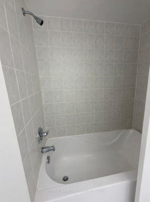 Photo 20 at 1523 Glenbourne Drive, Pinecrest, Oshawa