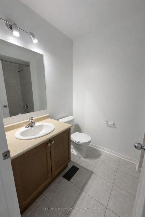 Photo 21 at 1523 Glenbourne Drive, Pinecrest, Oshawa