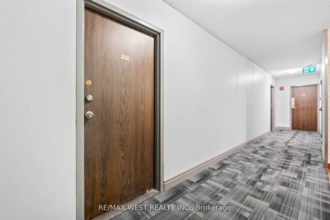 Photo 4 at 605 - 380 Dixon Road, The Westway, Toronto