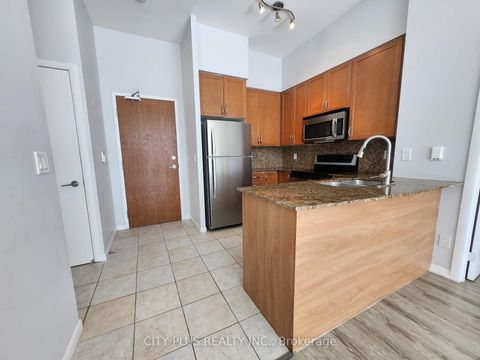 Photo 3 at 103 - 219 Fort York Boulevard, Niagara, Toronto