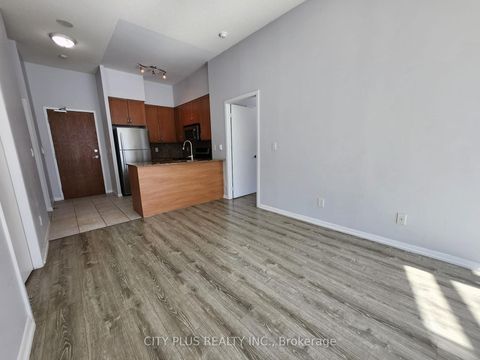 Photo 5 at 103 - 219 Fort York Boulevard, Niagara, Toronto