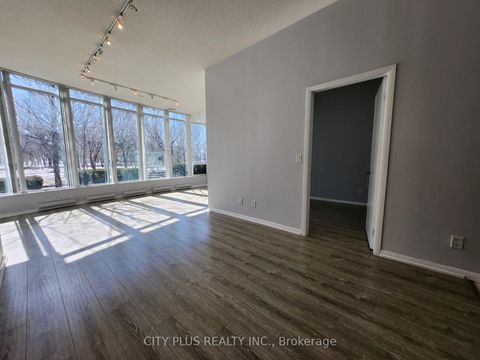 Photo 6 at 103 - 219 Fort York Boulevard, Niagara, Toronto