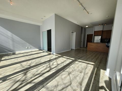 Photo 9 at 103 - 219 Fort York Boulevard, Niagara, Toronto