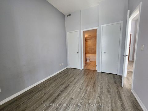 Photo 14 at 103 - 219 Fort York Boulevard, Niagara, Toronto