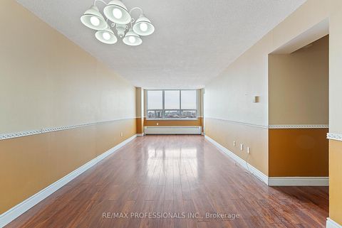 Photo 4 at 1405 - 390 Dixon Road, The Westway, Toronto