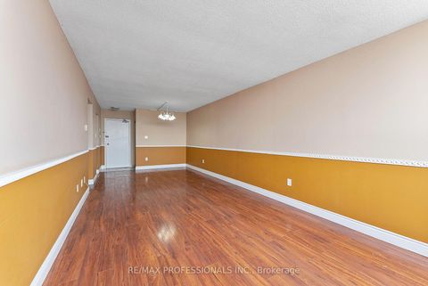 Photo 10 at 1405 - 390 Dixon Road, The Westway, Toronto
