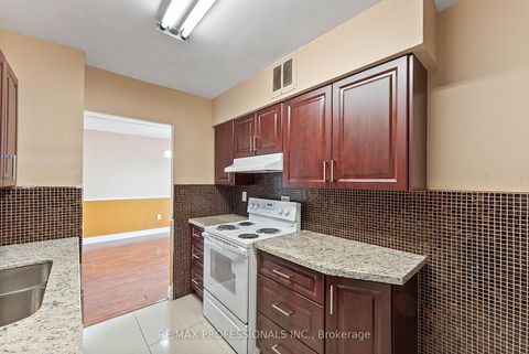 Photo 15 at 1405 - 390 Dixon Road, The Westway, Toronto