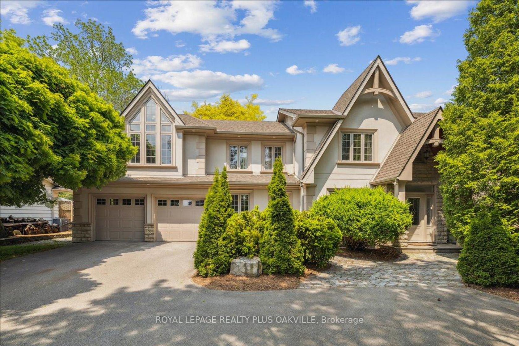 621 North Shore Boulevard E, LaSalle, Burlington 