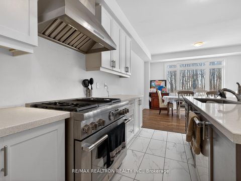 Photo 13 at 27 Franklin Trail, Rural Barrie Southwest, Barrie