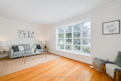 Photo 2 at 28 Grove Park Crescent, Don Valley Village, Toronto