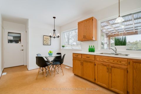 Photo 7 at 28 Grove Park Crescent, Don Valley Village, Toronto