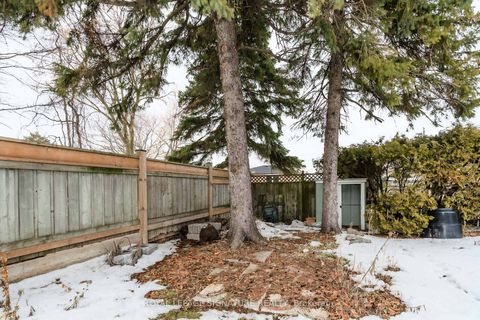 Photo 28 at 28 Grove Park Crescent, Don Valley Village, Toronto