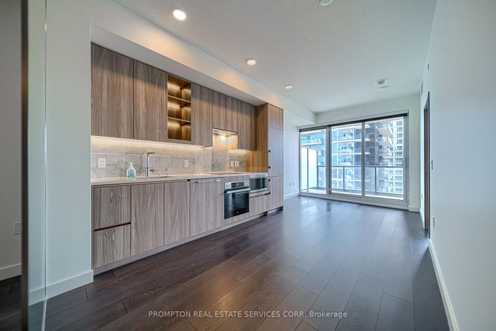 Photo 1 at 808 - 95 Mcmahon Drive, Bayview Village, Toronto