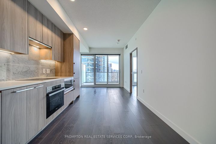 Photo 2 at 808 - 95 Mcmahon Drive, Bayview Village, Toronto