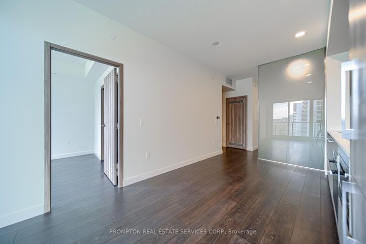 Photo 6 at 808 - 95 Mcmahon Drive, Bayview Village, Toronto
