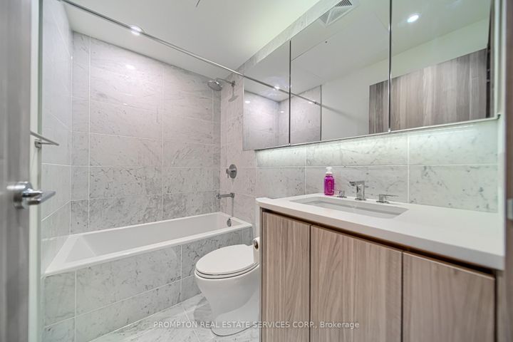 Photo 19 at 808 - 95 Mcmahon Drive, Bayview Village, Toronto