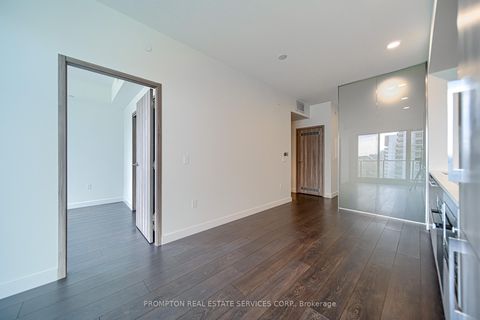 Photo 6 at 808 - 95 Mcmahon Drive, Bayview Village, Toronto